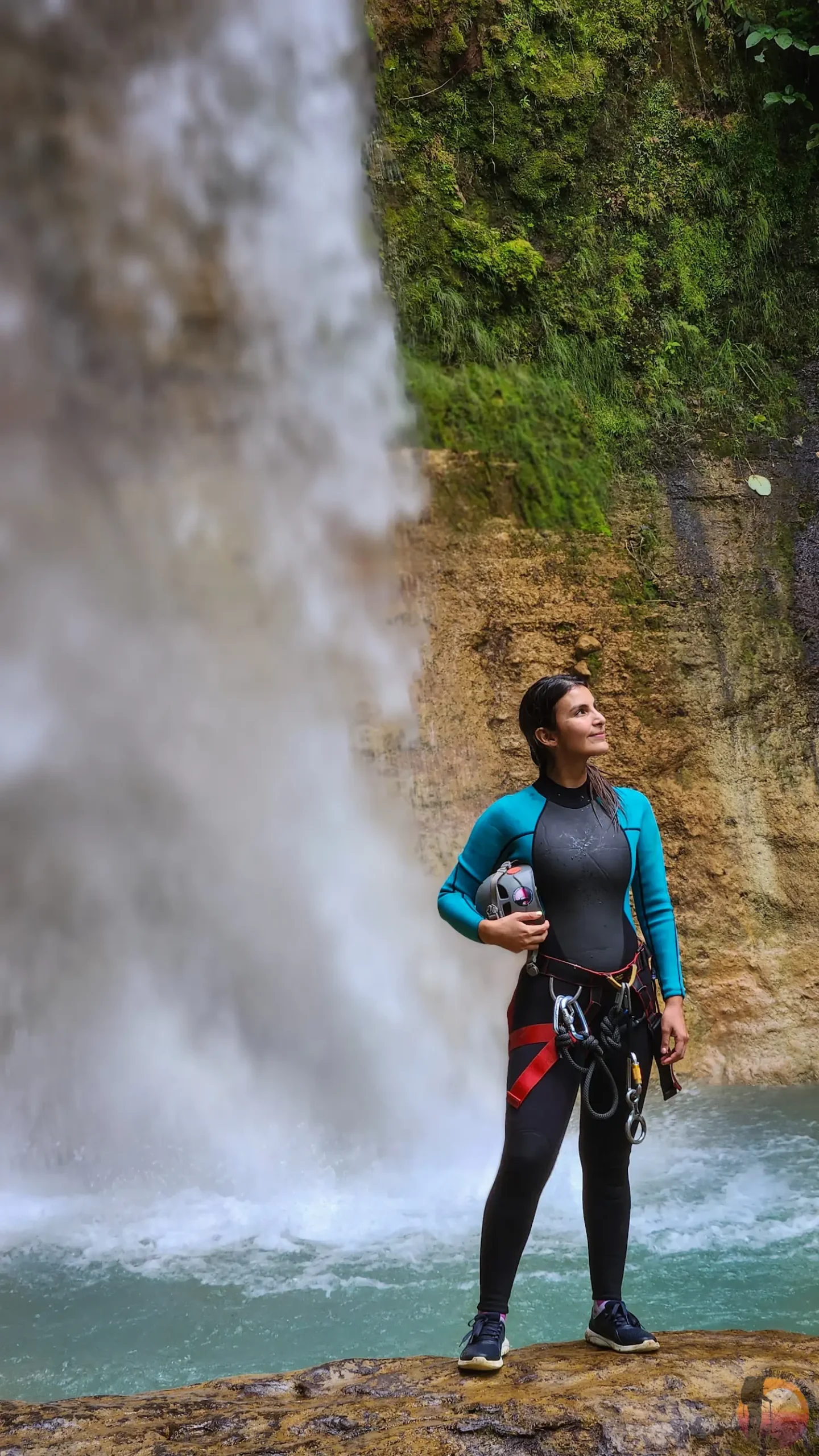 Waterfall rappel on the Gata Media canyoning tour, Bajos del Toro, Costa Rica