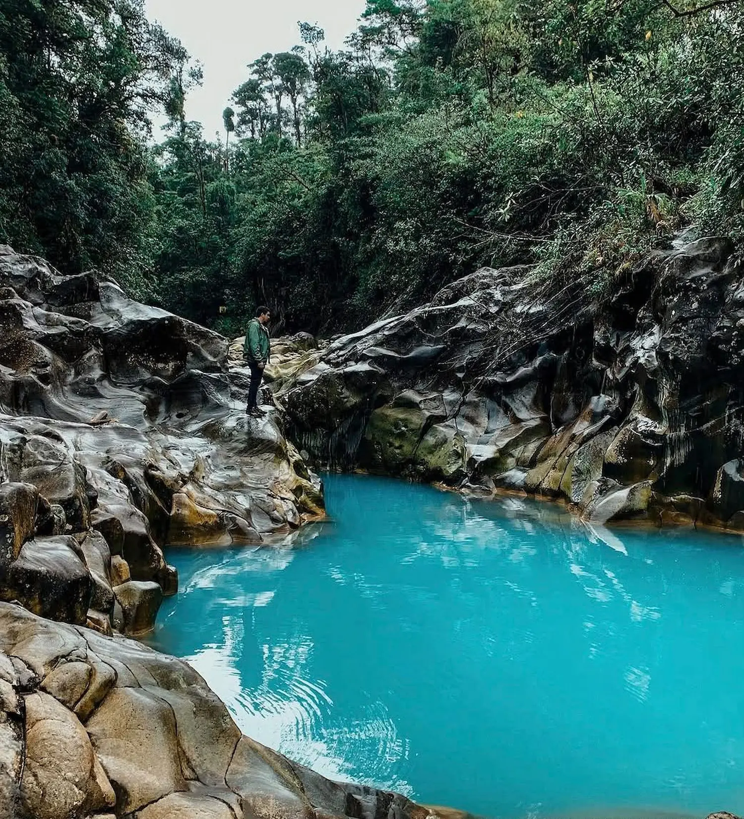 Pozas Celestes natural pools, Bajos del Toro, Costa Rica